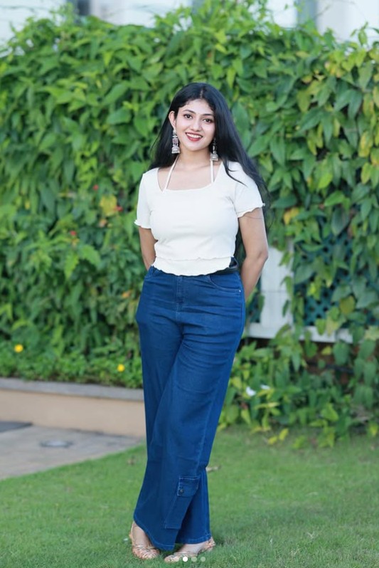 Drishya Raghunath height