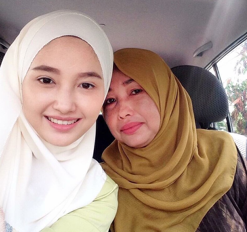 Jannah Kissmi with her mom