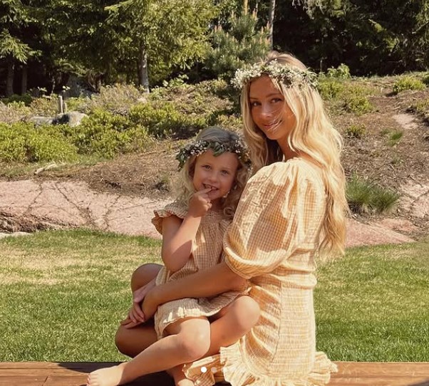 Mia Ellingsen with her daughter
