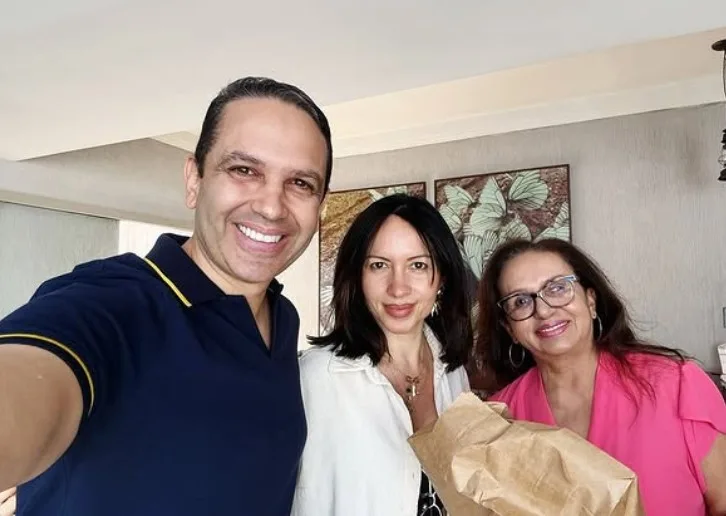 Nani Rangel with her parents