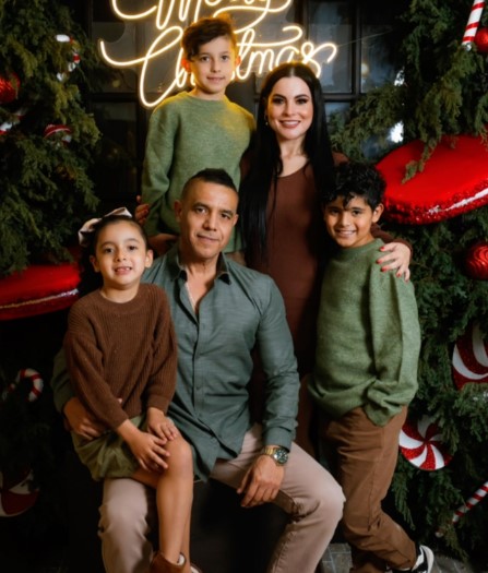 Moni Viadero with her husband and kids