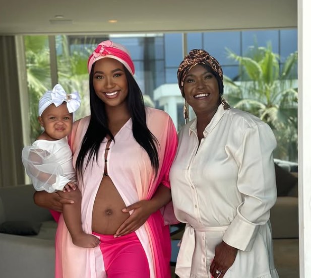 Bayleigh Dayton with her mom and daughter