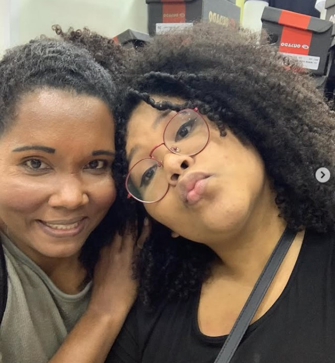 Isabele Silva with her mother