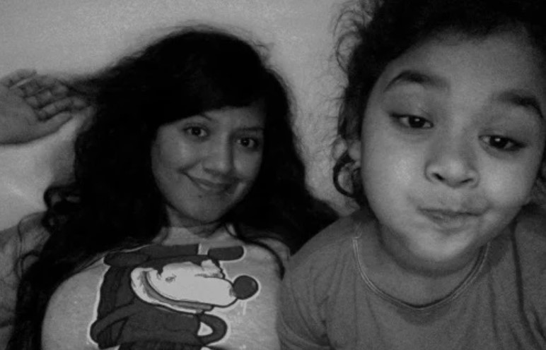 Jessemy Grace Masih Singh with her mother