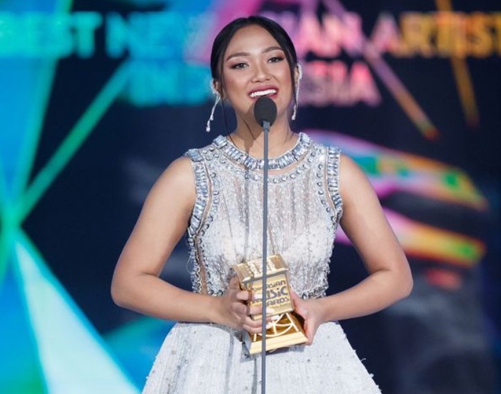 Marion Jola won the Best New Asian Artist Indonesia category at the 2018