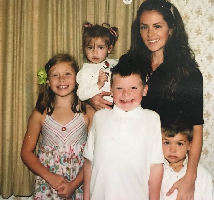 Sophia Birlem's childhood image with her mom and siblings