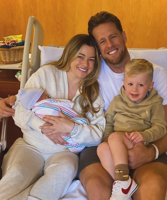 Kealia Ohai with her husband and kids