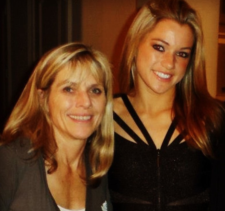 Kealia Ohai with her mom
