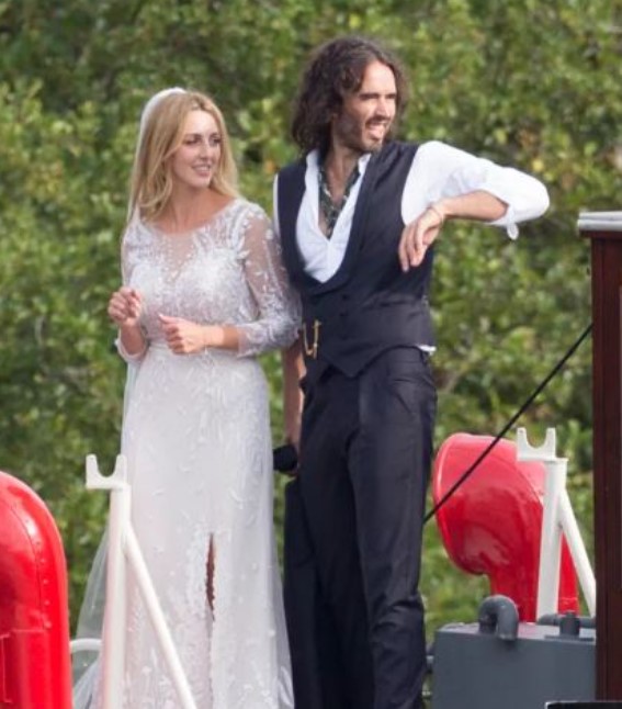 Laura Gallacher and Russell Brand's wedding image