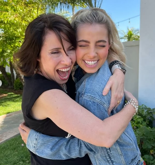 Lexi Hensler with her mom