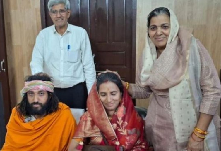 Pratika with her husband Abhey Singh and his parents