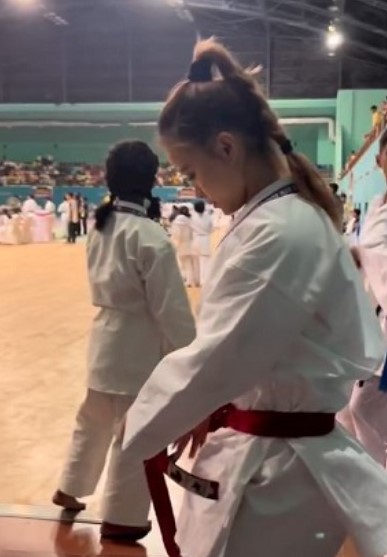 Rengsajir Kilingpi during a karate match