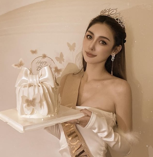 Shasha Zhao bio