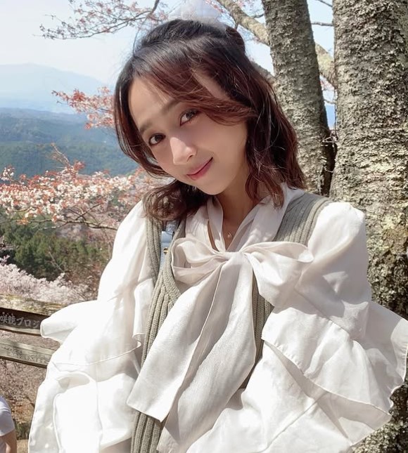 Ayana Shahab age