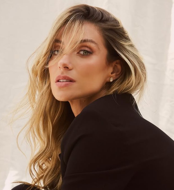 Carol Antunes age