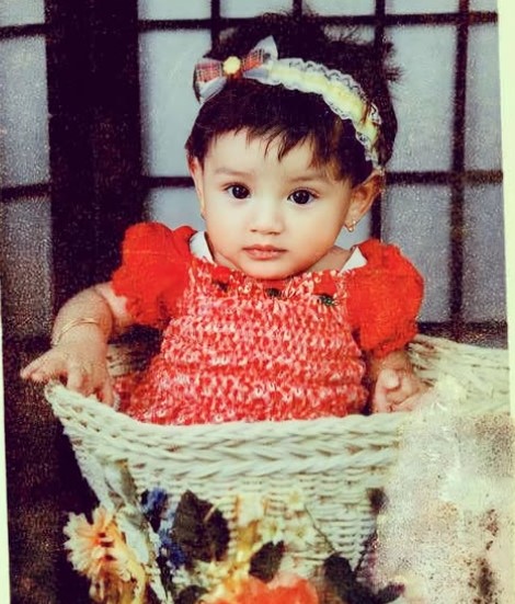 Hilda Vitria Khan's childhood image