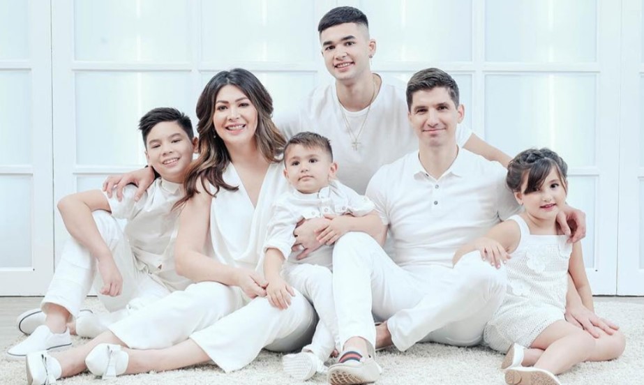 Jackie Forster with her husband and kids