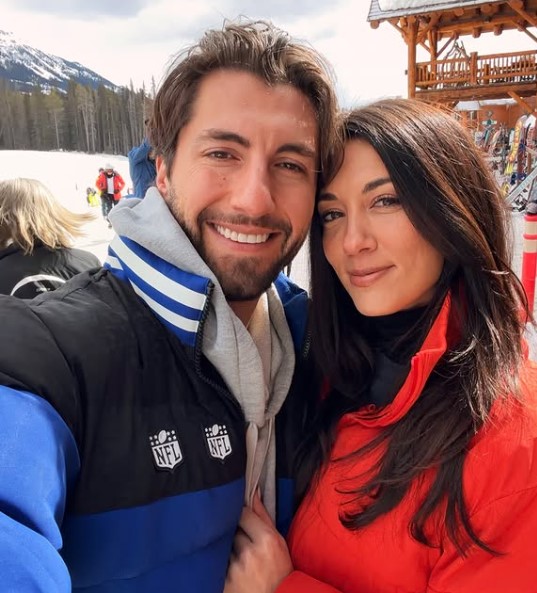 Jason Tartick with his girlfriend Kathryn Hurley