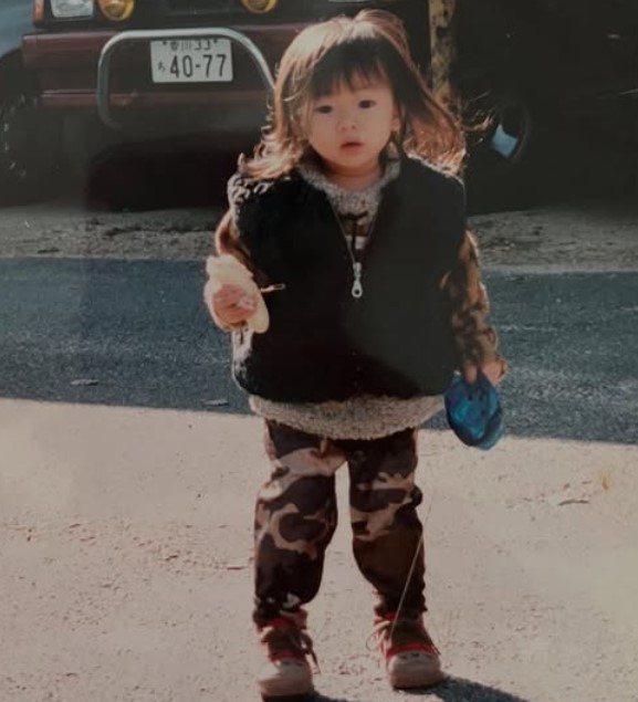 Maira Kuyama's childhood image