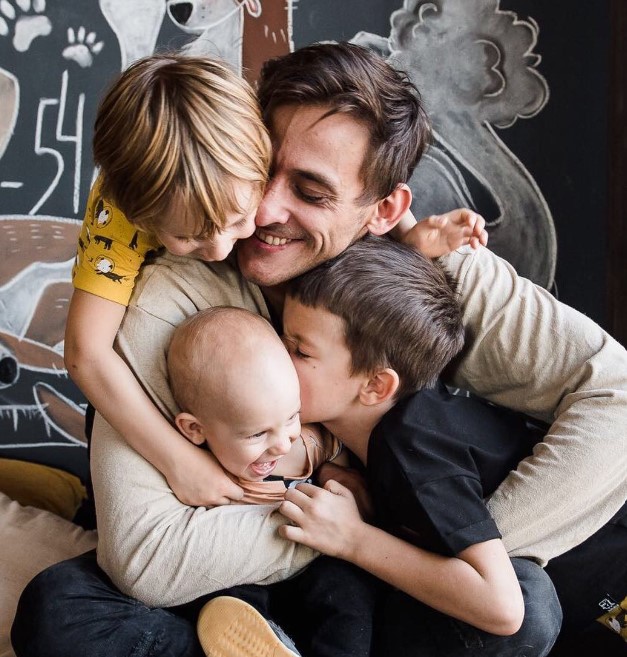 Mikhail Bashkatov with his kids