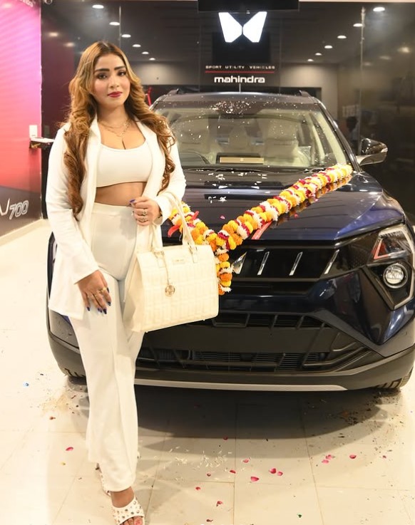 Aayushi Jaiswal net worth