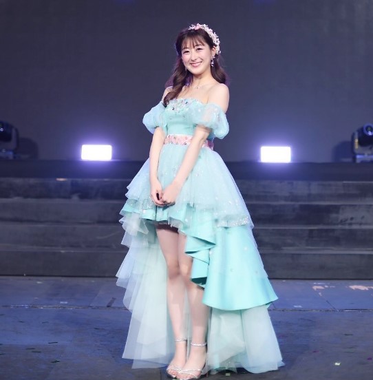 Rina Izuta height