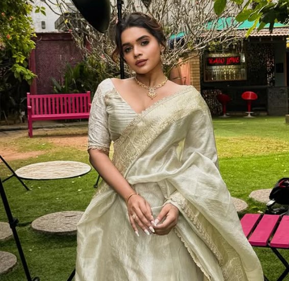 Veena Jessi bio
