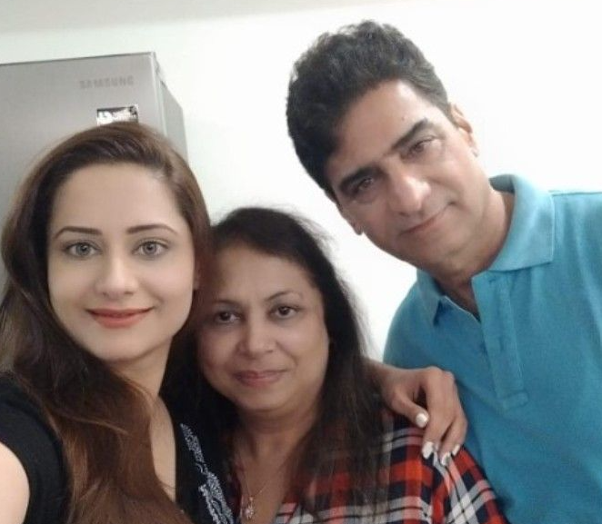 Aman Indra Kumar's parents and sister